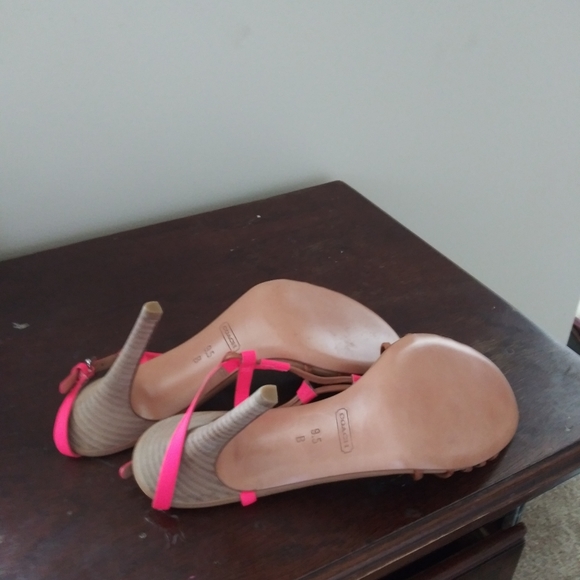 Coach heels - Picture 2 of 2